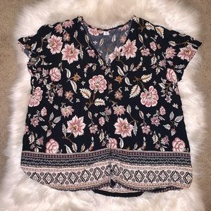 5/$25 Printed button up blouse